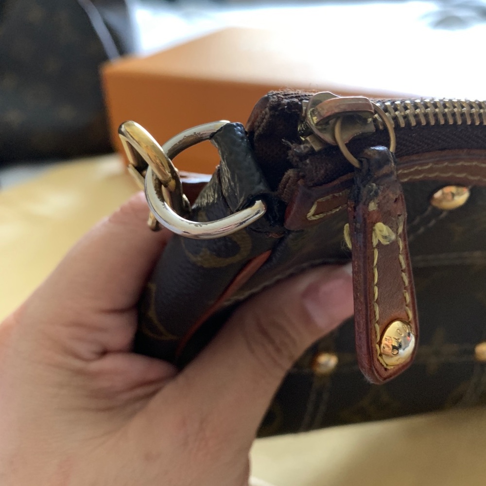 Monogram Riveting Pochette Accessories - Picture 11 of 15